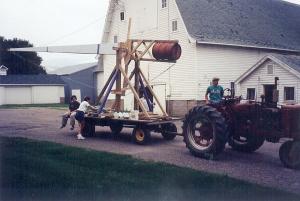 [trebuchet-behind-tractor.jpg]